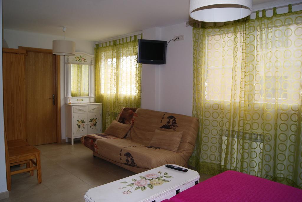 Hostal Penacardena Igea Extérieur photo